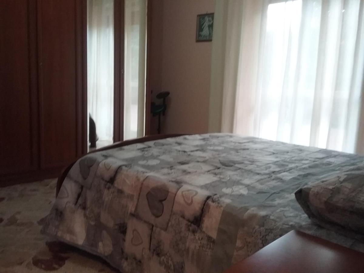 Apartamento Nel Giardino Fiorito Salerno Exterior foto