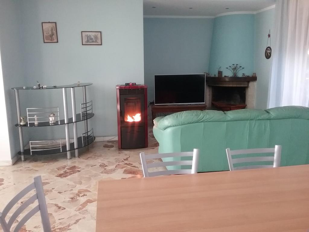 Apartamento Nel Giardino Fiorito Salerno Exterior foto