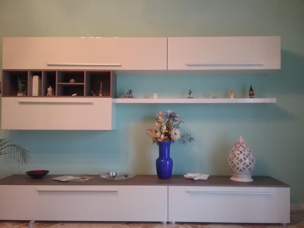 Apartamento Nel Giardino Fiorito Salerno Exterior foto
